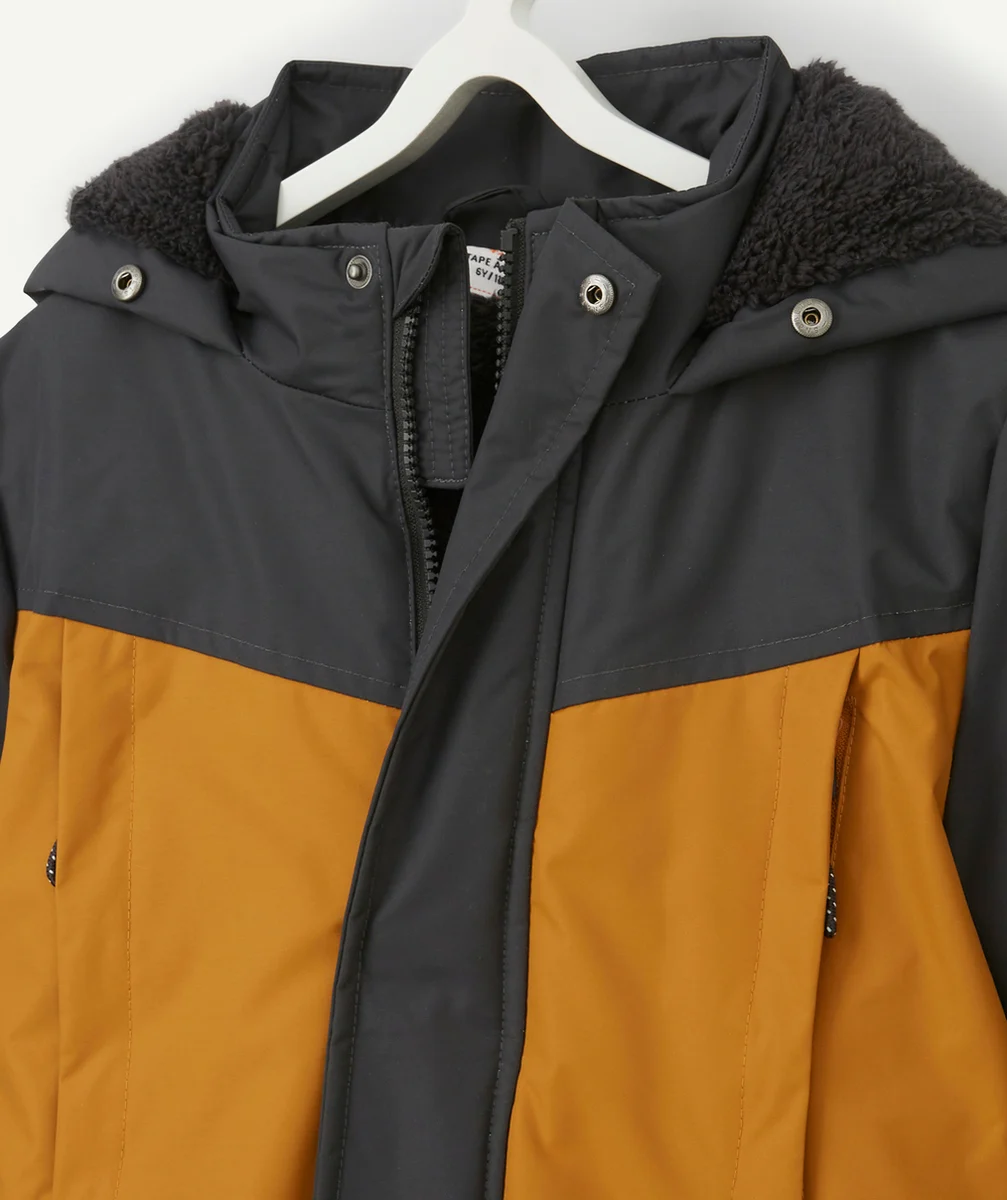 PARKA CAMEL ET MARINE AVEC CAPUCHE ET FOURRURE AMOVIBLE GARÇON