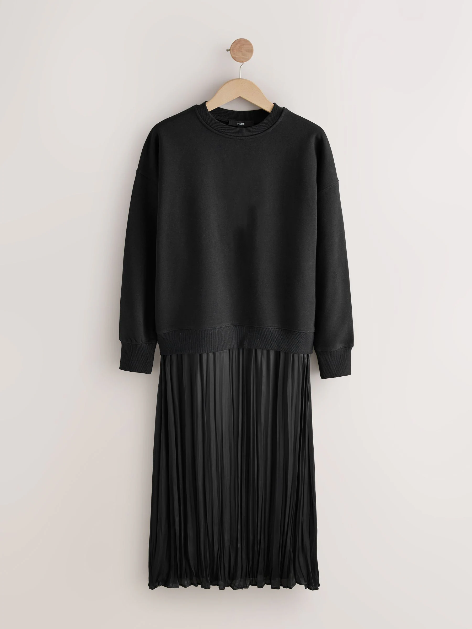 Zwart - 2-In-1 Sweatshirt With Satin Midi Skirt