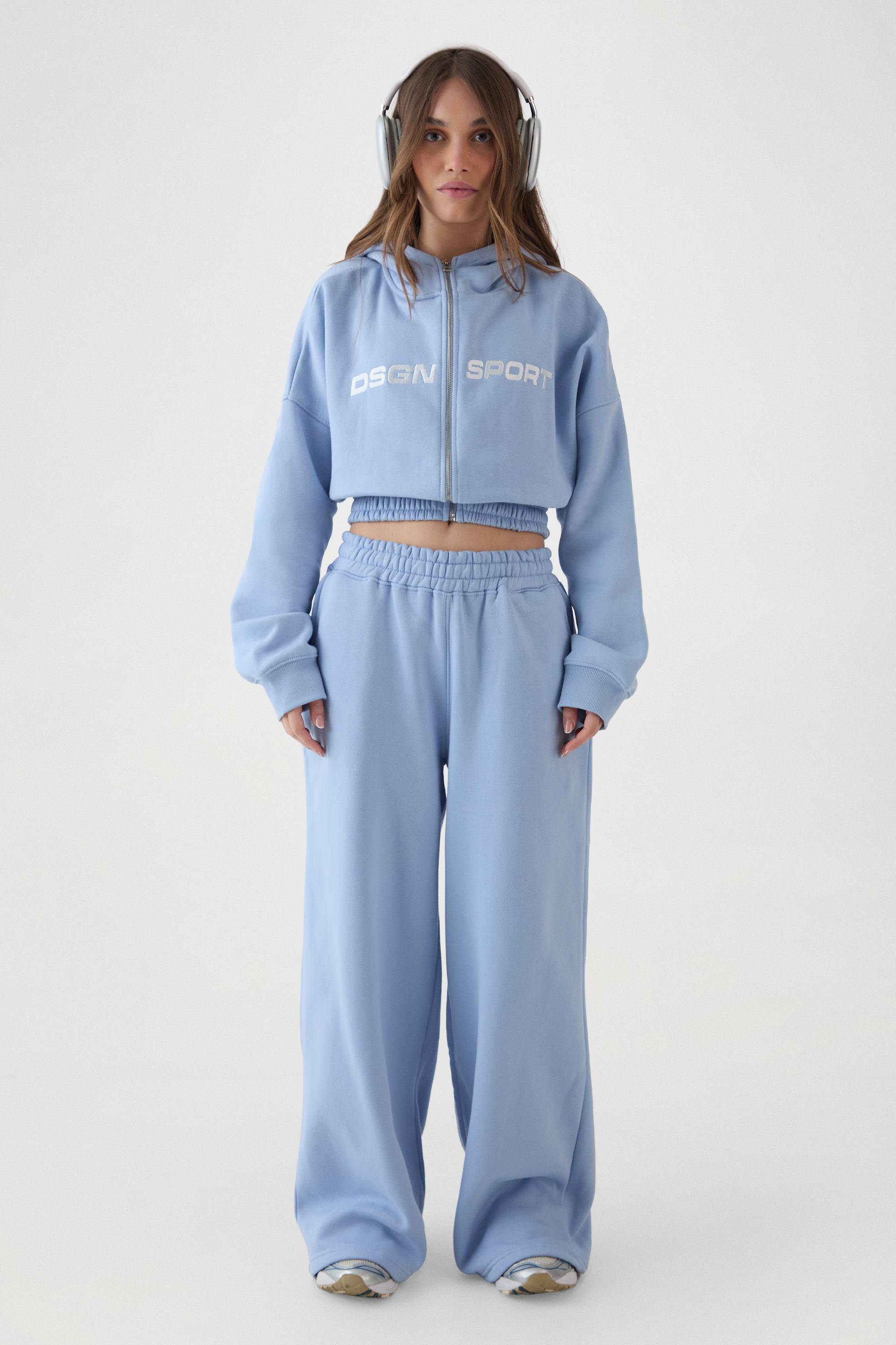 Ensemble De Jogging À Casynthétiqueche Avec Col Montant Et Fermeture Zippée Dsgn Studio