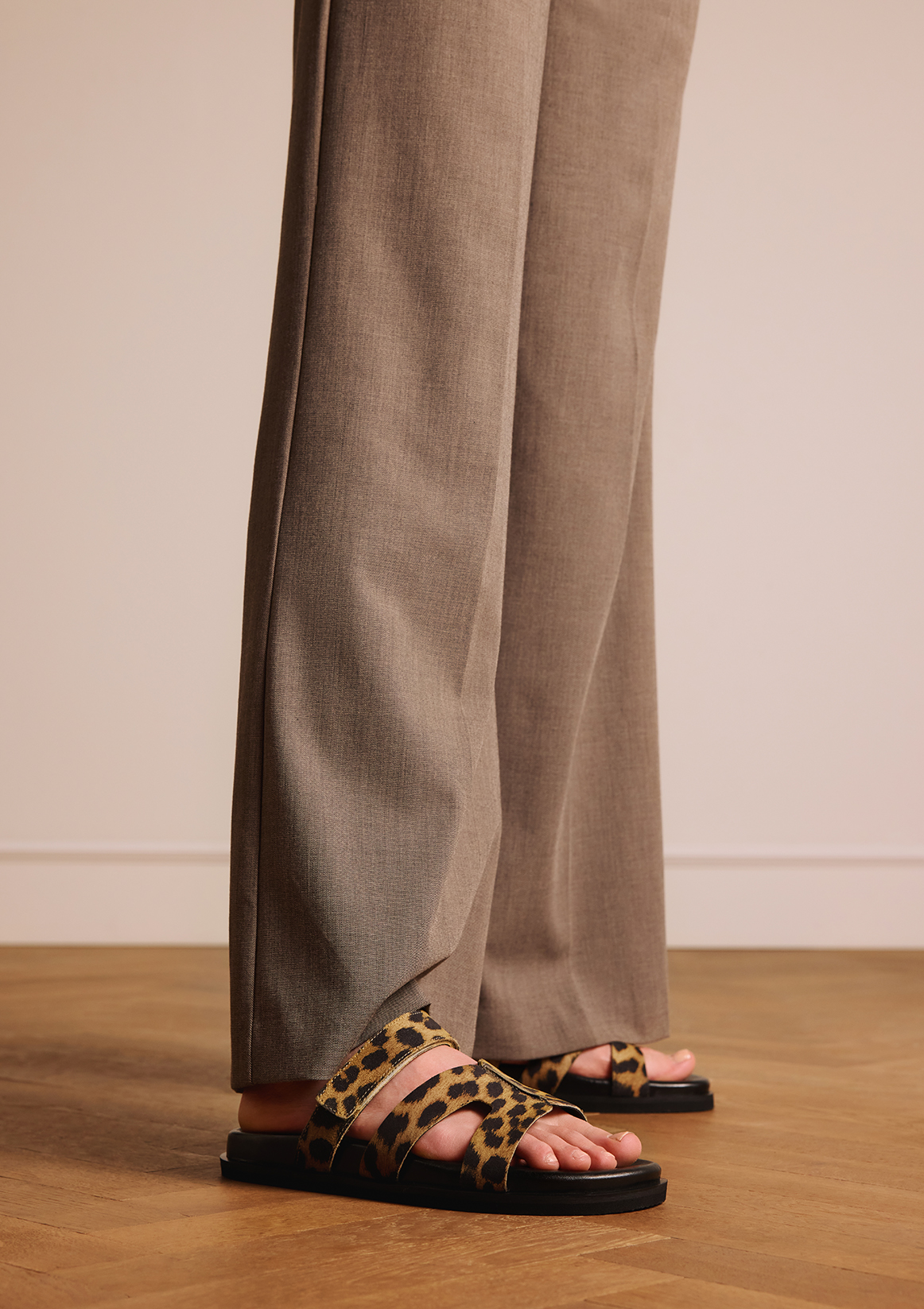 Leopard slippers met bandje