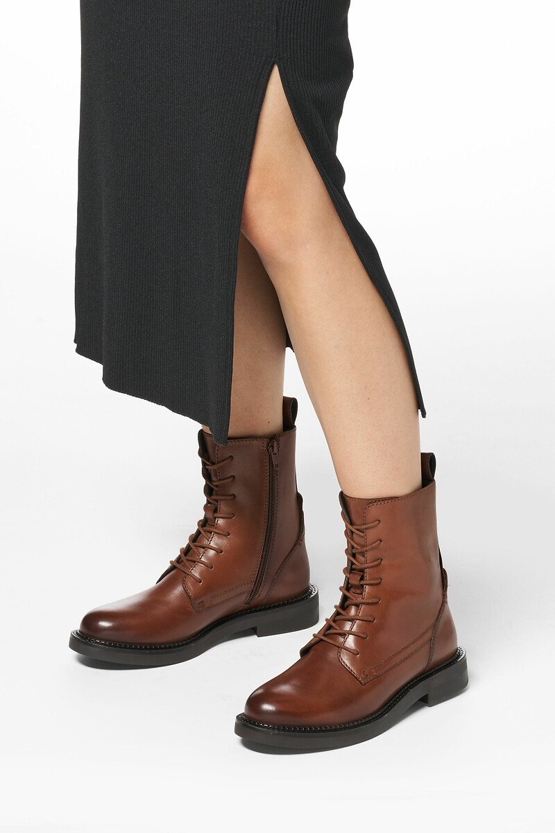 GEOX<br>Botas de tornozelo em couro respirável com cadarços Serilda