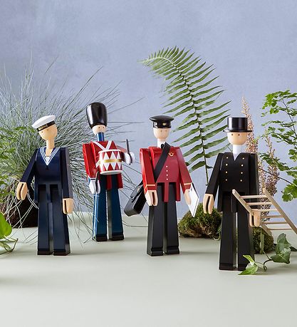 Kay Bojesen Holzfigur - Postbote - 20 cm - Schwarz/Rot