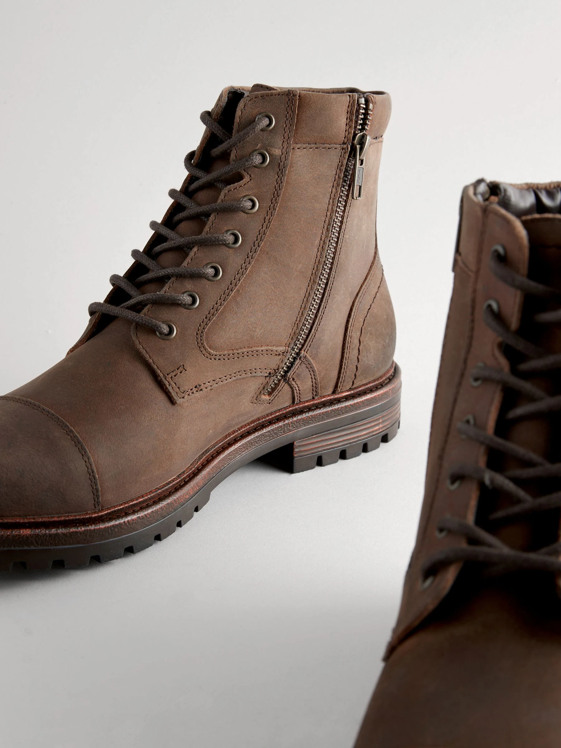 Bruin - Leather Toe Cap Zip Up Boots