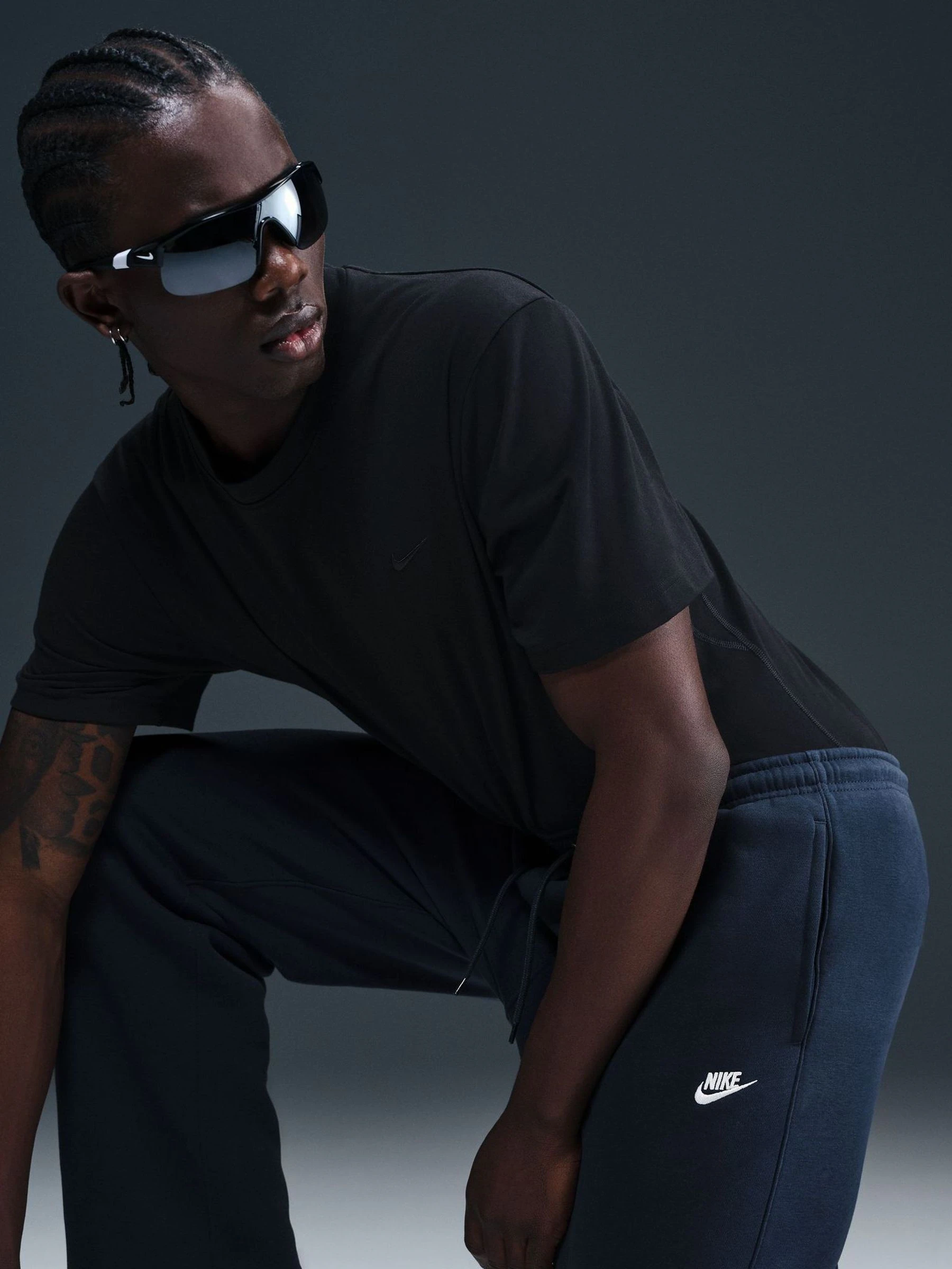 Obsidiaan - Nike Club Fleece joggingbroek met wijde pijpen