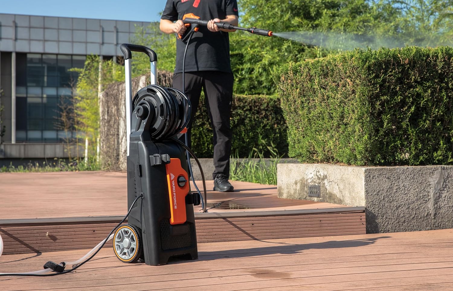 Yard Force EW U15C Hochdruckreiniger 2000 W | 150 bar Max. | 440 l/h | Vario-Twist- & Turbo-Düse | 6,5 m Schlauch, integrierte Schlauchtrommel, Teleskopgriff, Reinigungsmitteltank