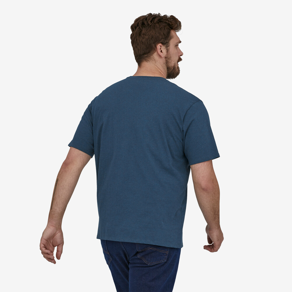 Leichtes Herren-T-Shirt aus regenerativer, biozertifizierter Baumwolle mit Tasche