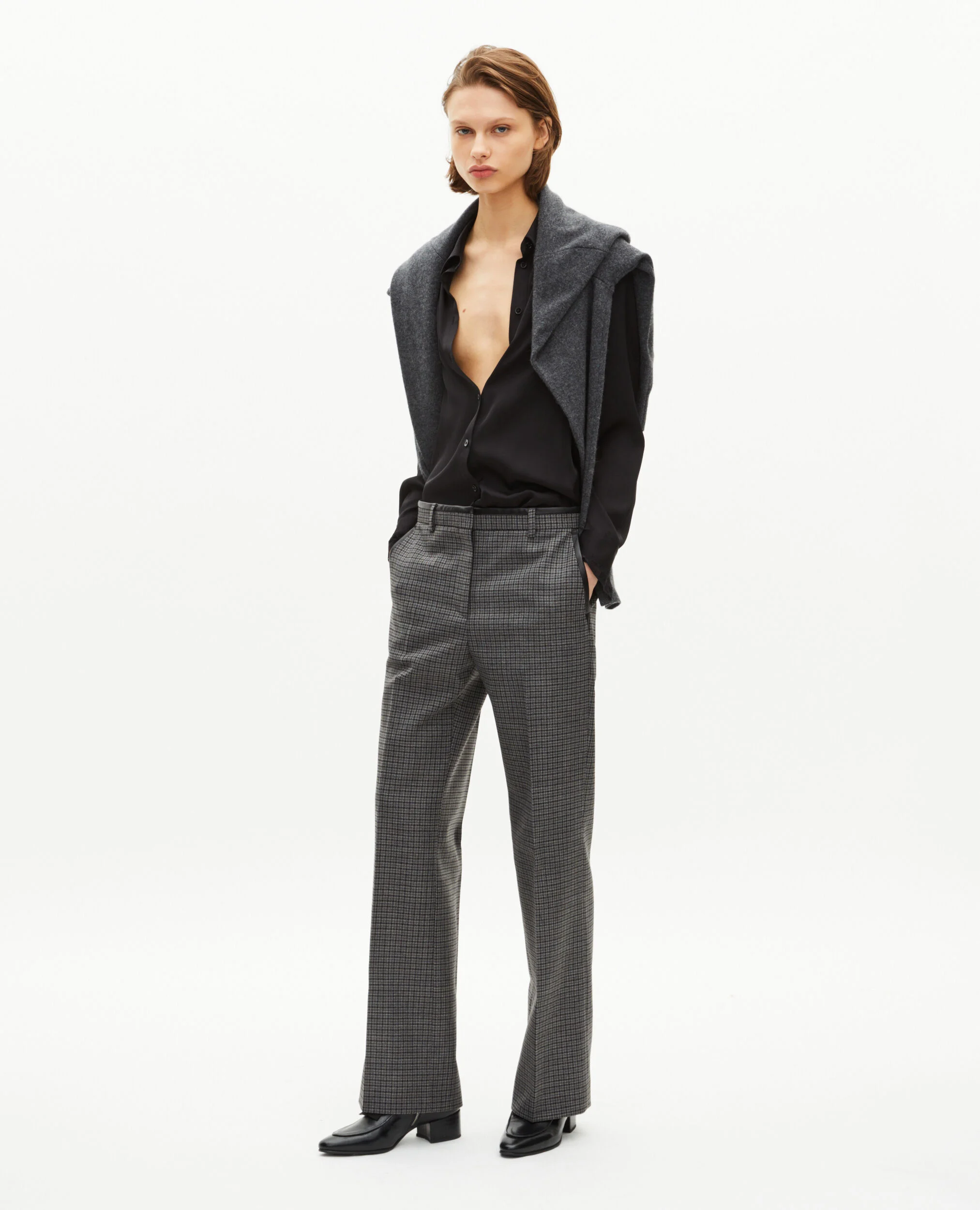 Pantalon tailleur droit en pied de puce noir et gris