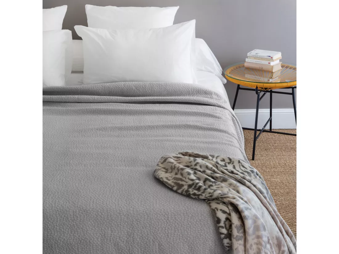 Dessus de lit Jacquard 230x250 cm CAMARGUE coton polyester gris perle
