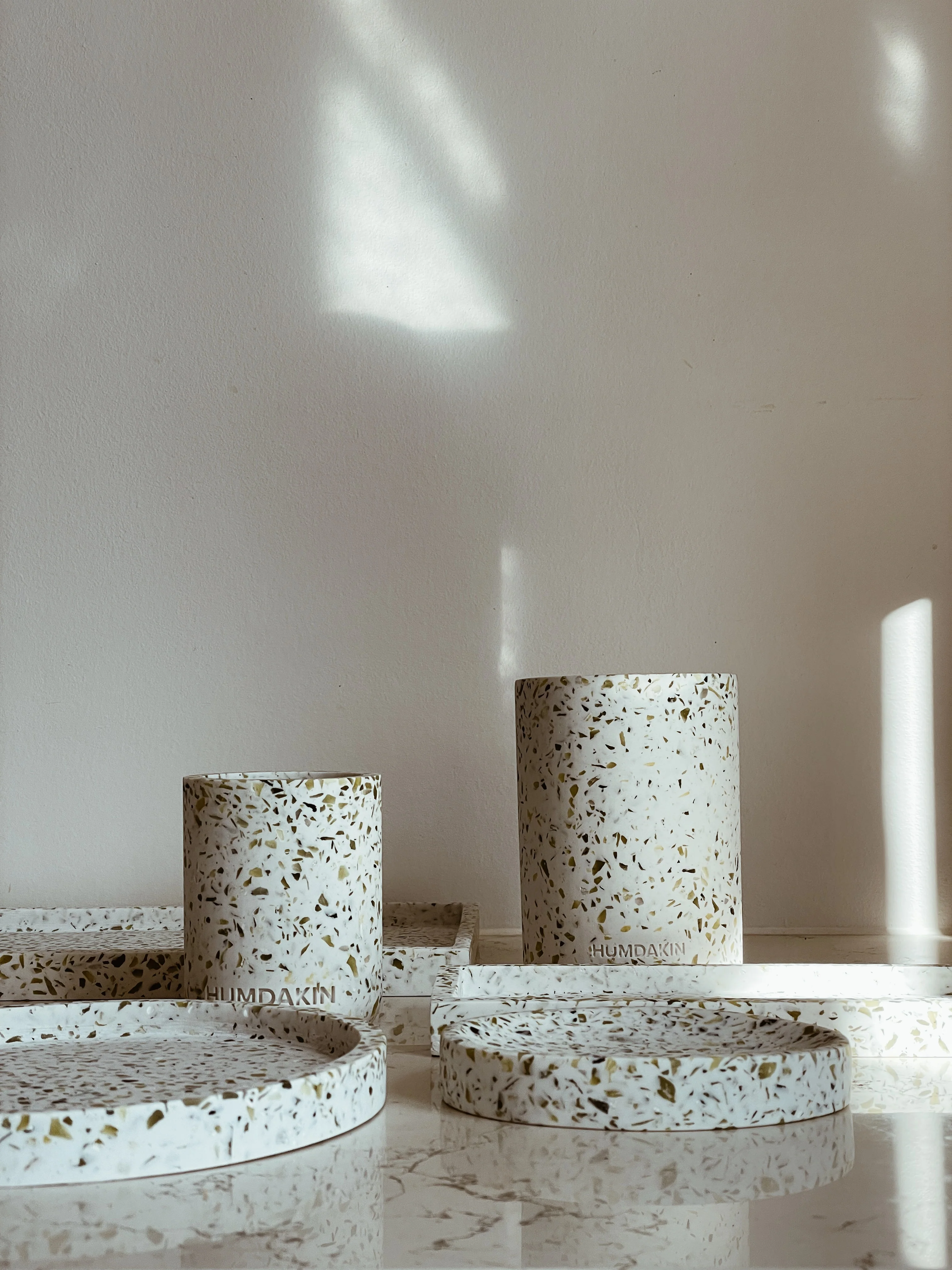 Humdakin  Terrazzo rund bakke, grøn - Ø20 cm.