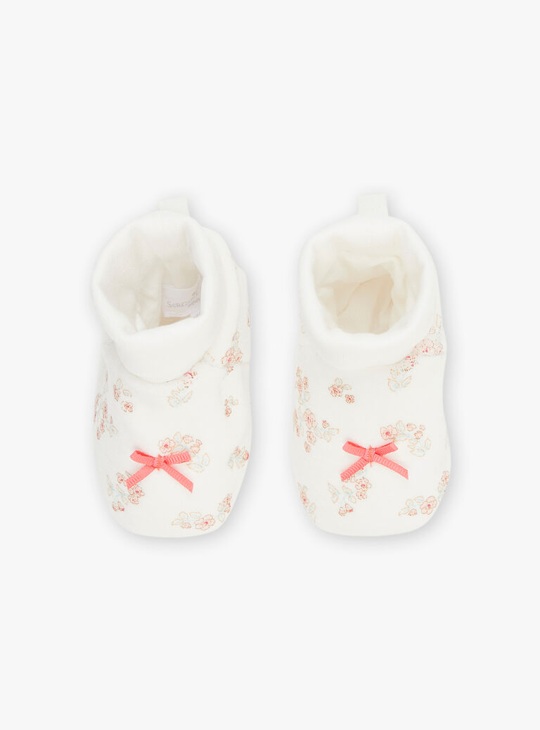 Chaussons de naissance écrus en velours