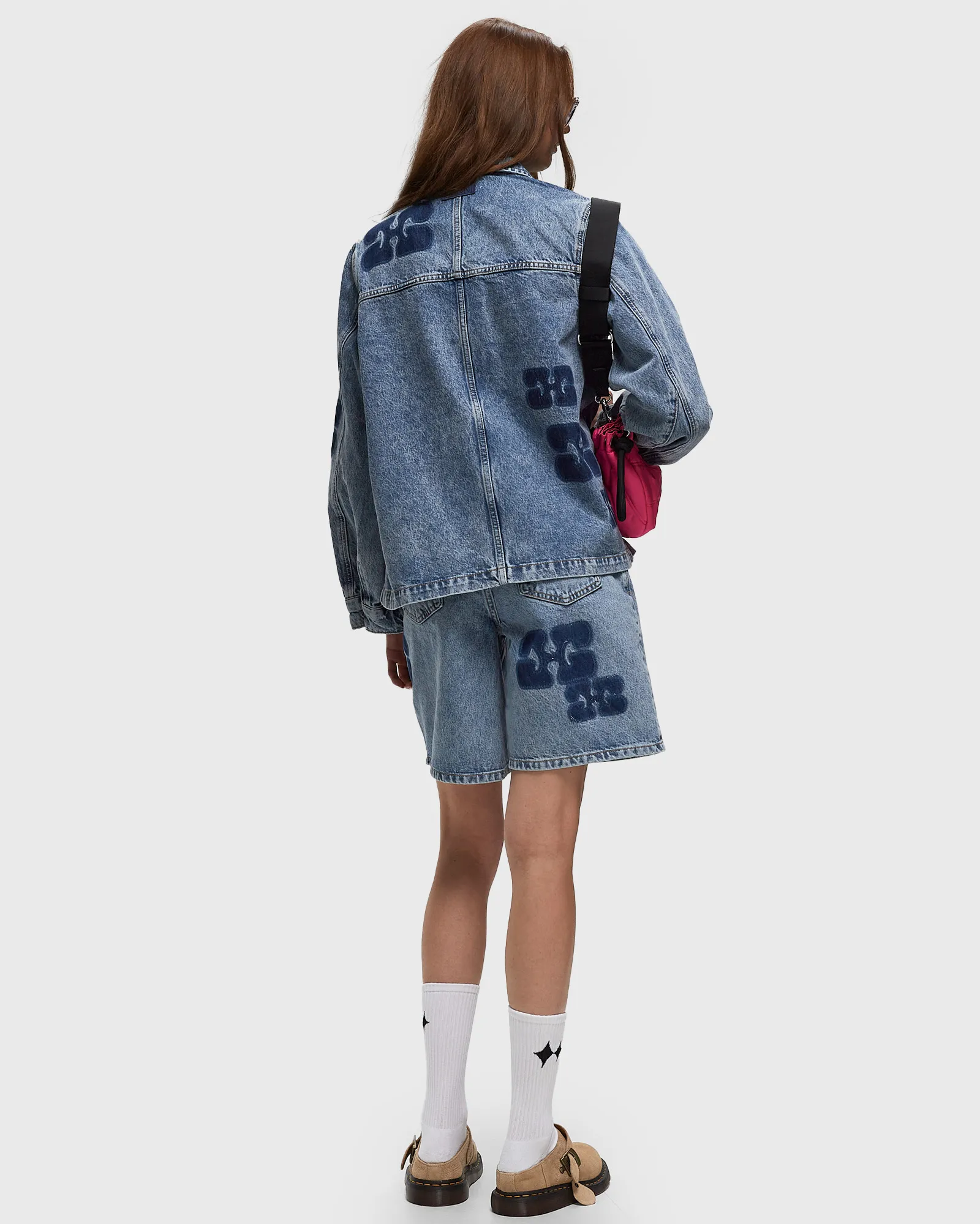 Jaqueta jeans com patches da Ganni