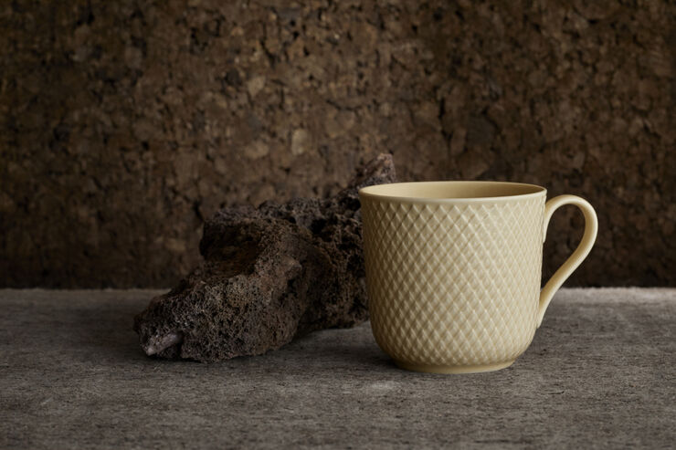 Lyngby Porcelæn Rhombe Earth Krus med hank 39 cl marble Hvid
