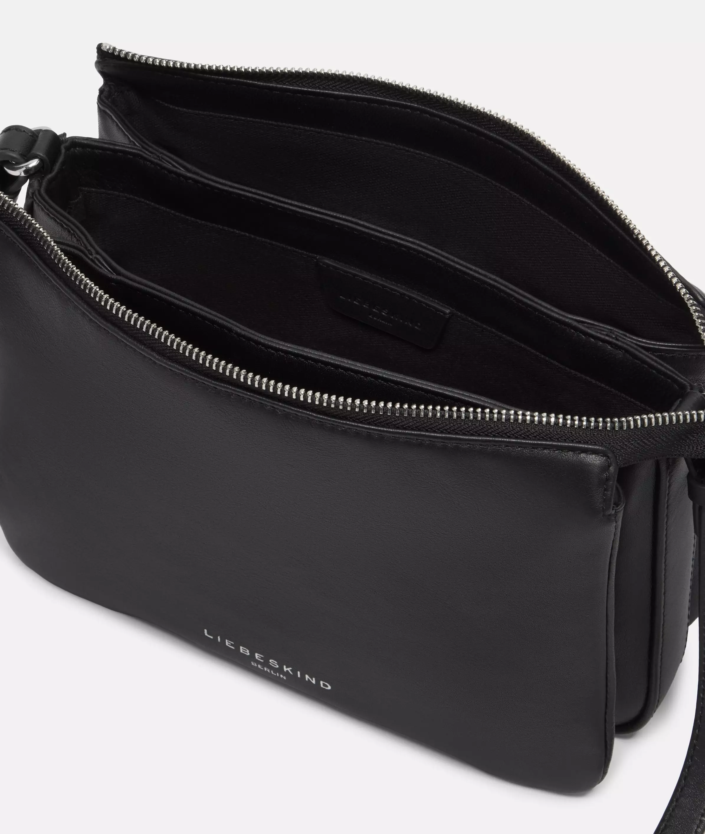 Crossbody Spacious crossbody bag made from soft sheepskin