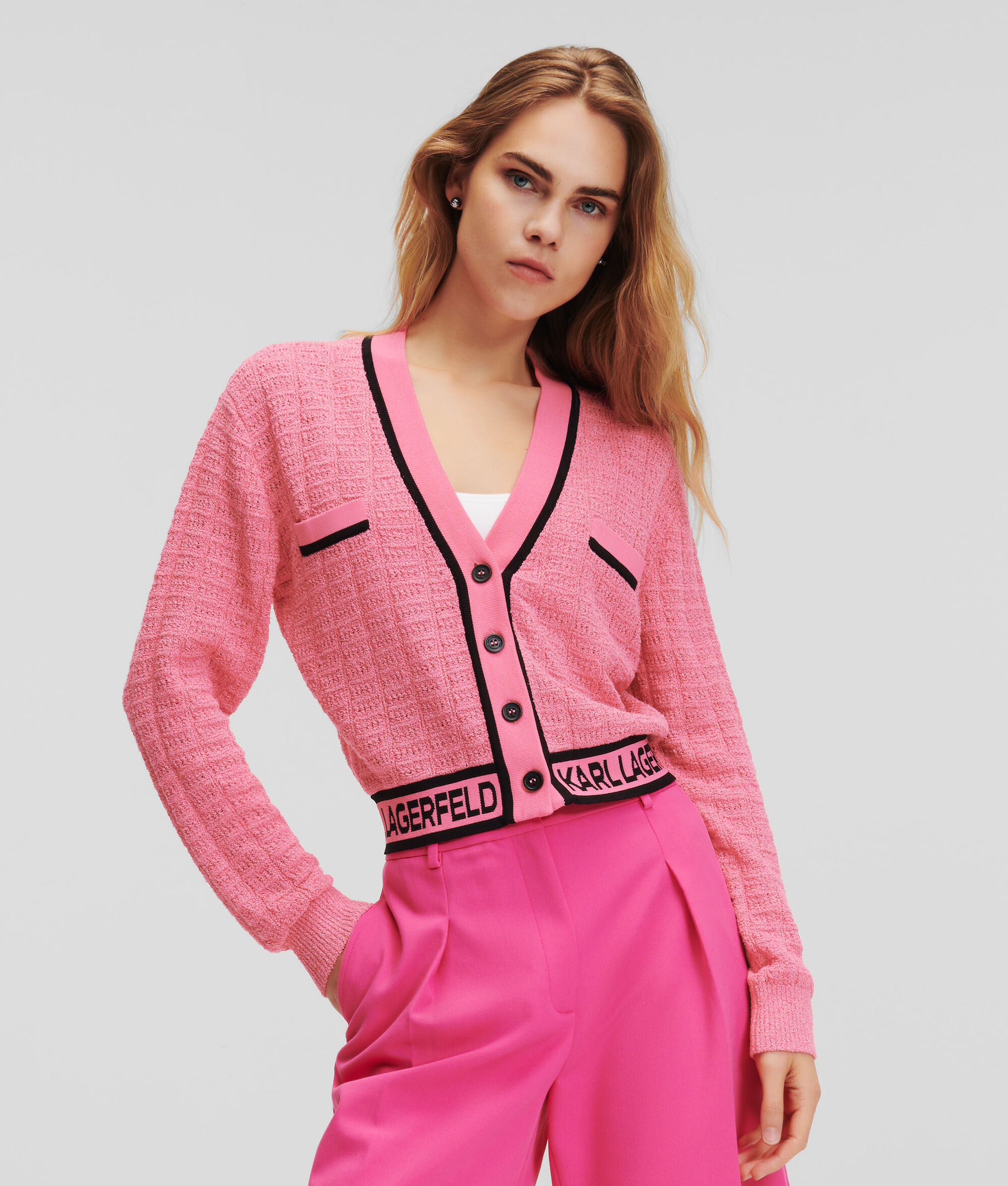 CARDIGAN CROPPED EN BOUCLÉ AVEC LOGO KARL