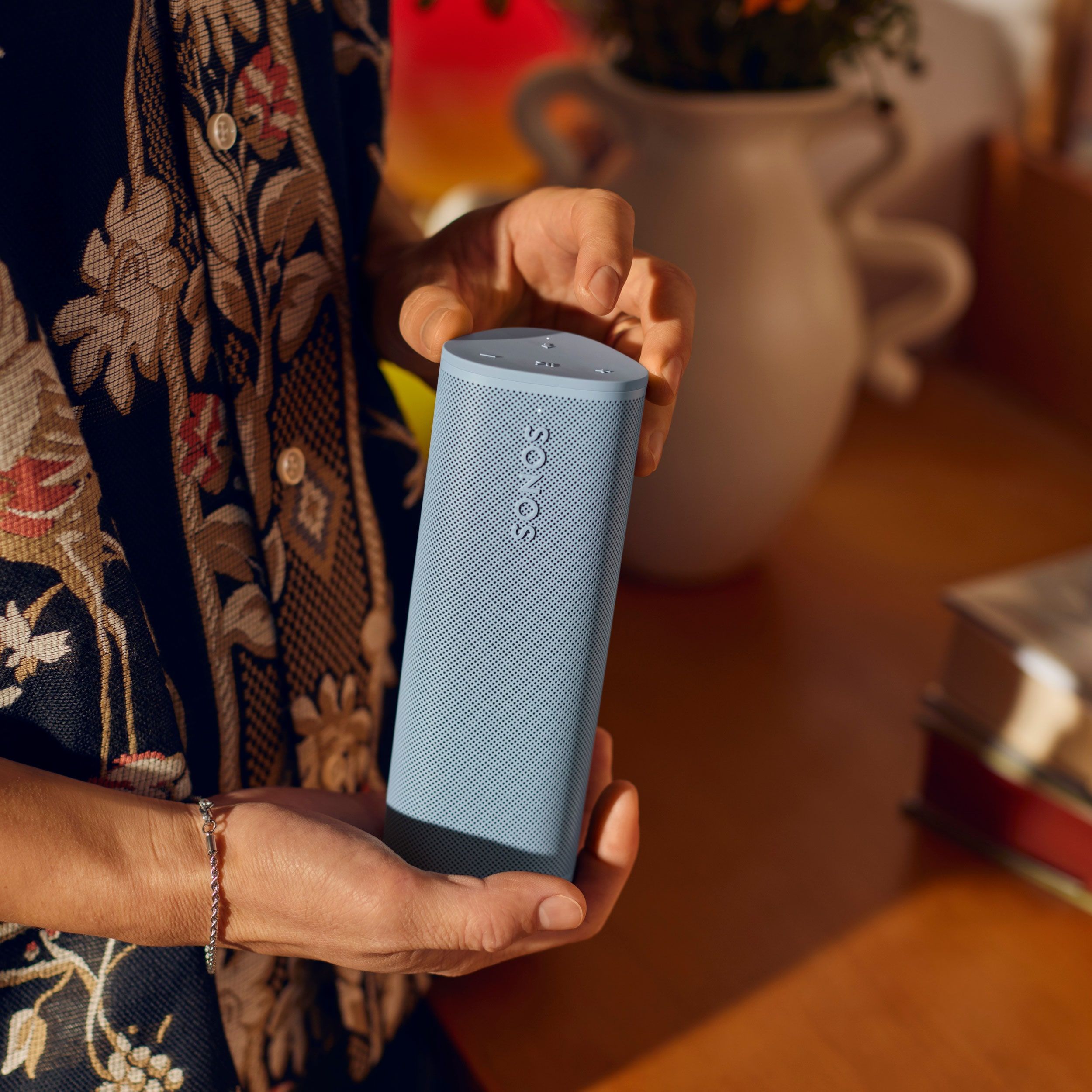 Roam 2 Mobiler Smart Speaker