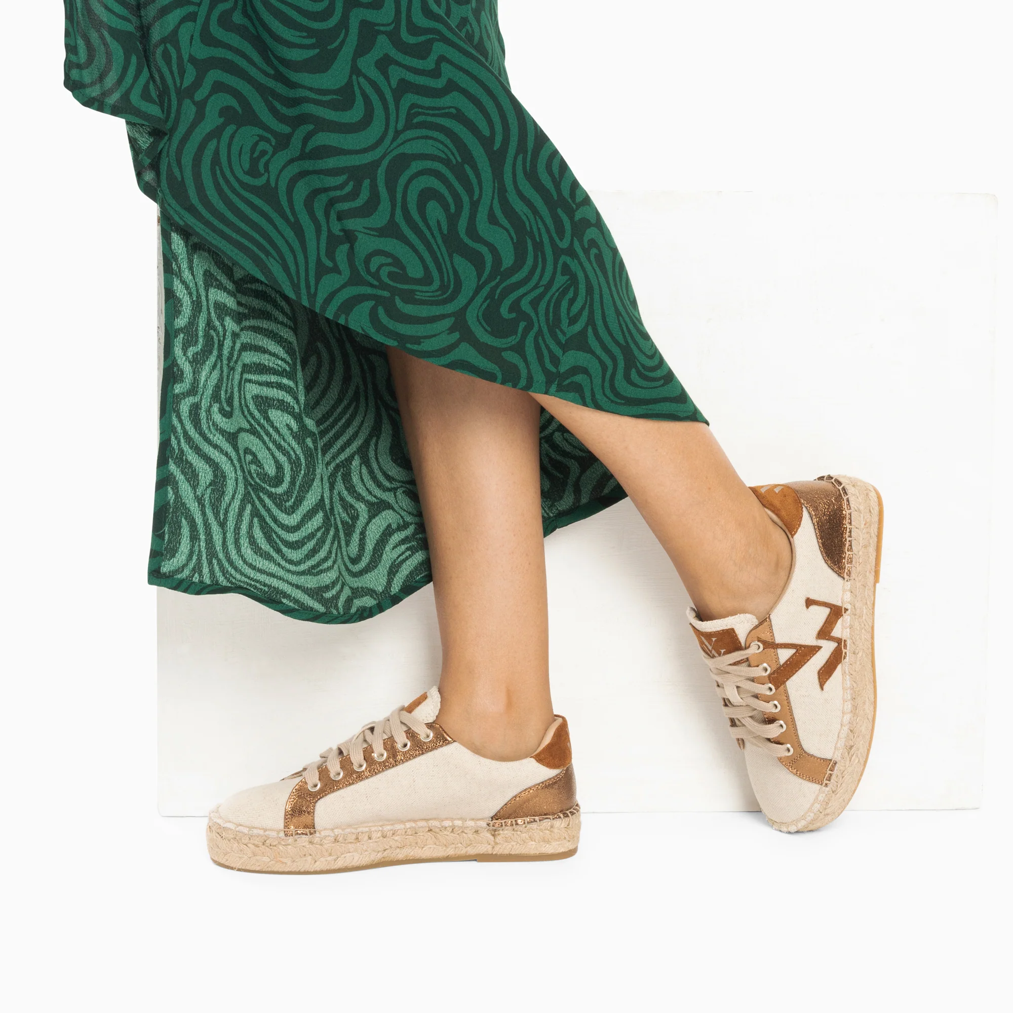 Sneakers-Baskets monogramme Aurore café et bronze à semelle espadrille