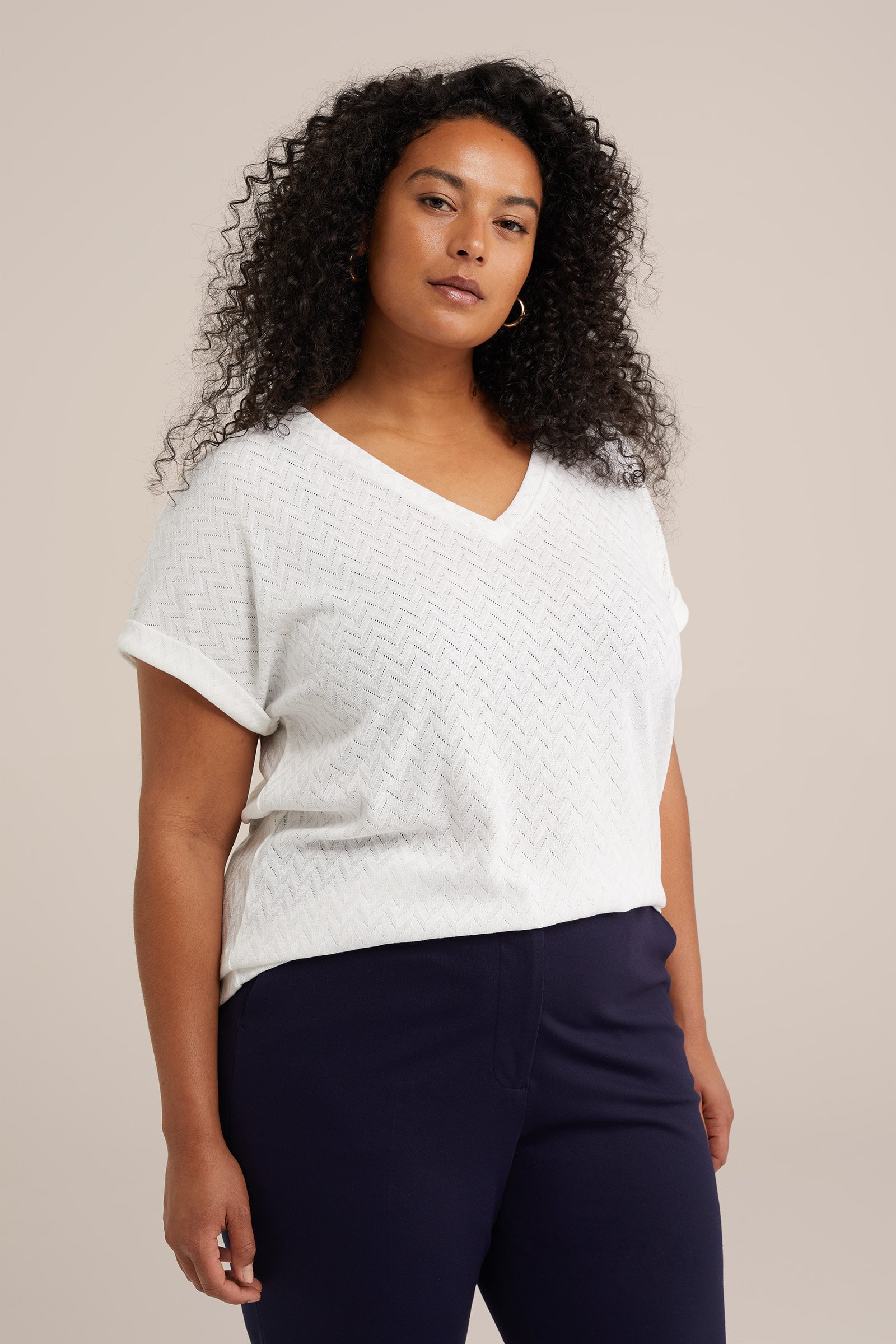 T-shirt met opengewerkt dessin - Curve WE Fashion Wit