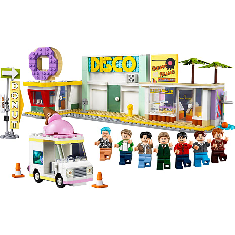 LEGO® Ideas BTS Dynamite 21339