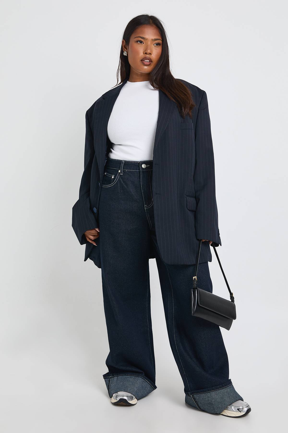 boohoo Top Ajusté Côtelé À Manches Courtes Coupe Longue Plus Basic