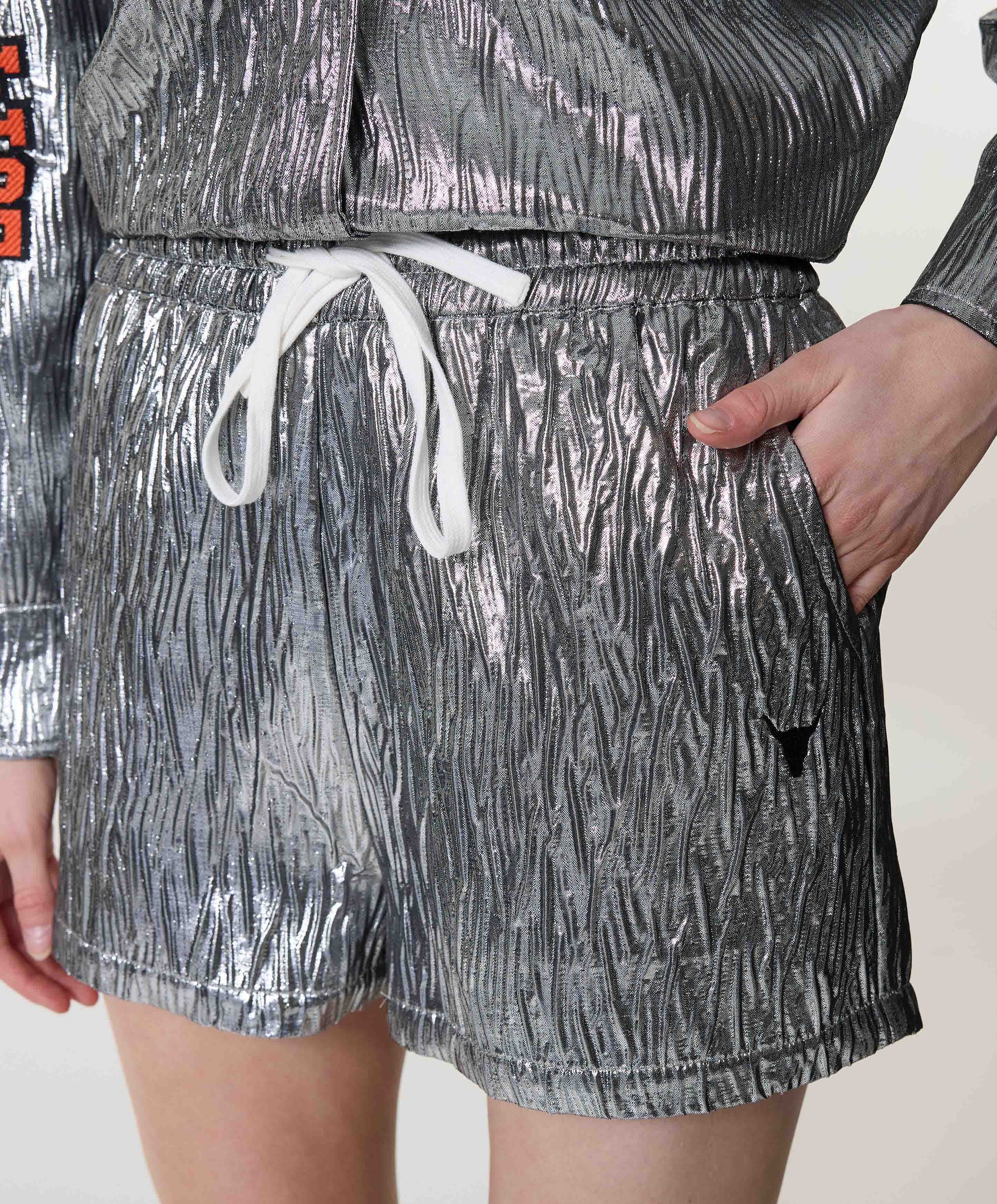 Alix The Label SILVER CRINKLE dames korte broek zilver