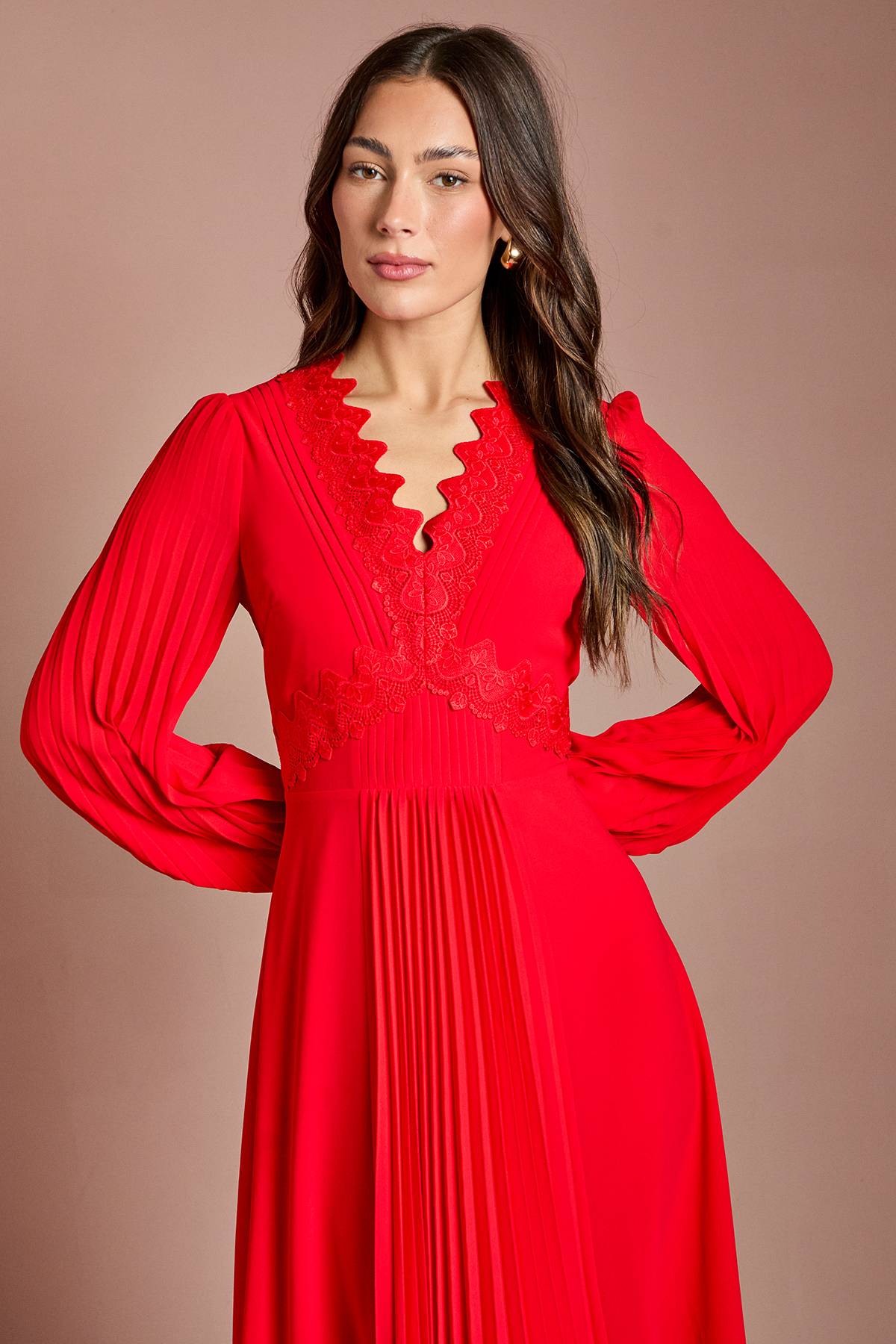 Coast Robe Maxi à Détails Plissés et Finitions en Dentelle