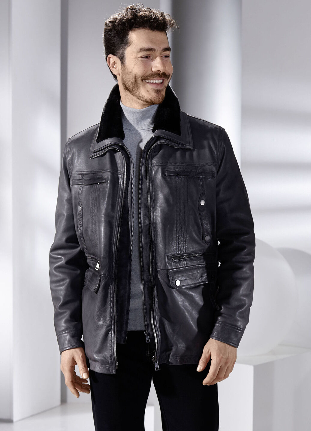 Lederjacke mit abtrennbarem Webpelzkragen