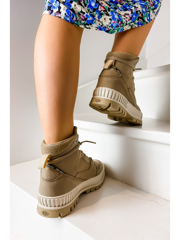 PALLASHOCK HIKER Stucco - Palladium