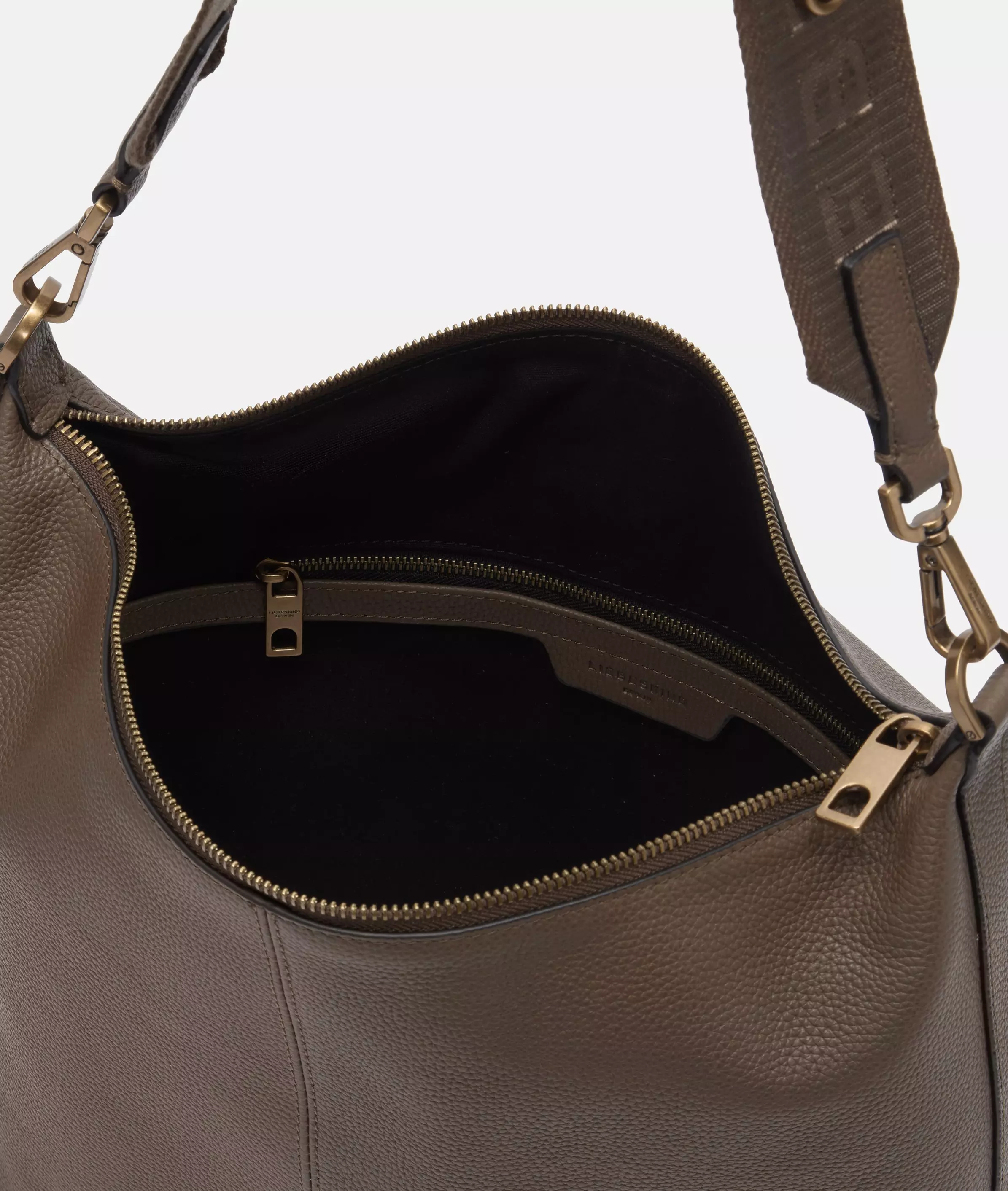 Paris Hobo M Spacious hobo bag made from high-quality sheepskin