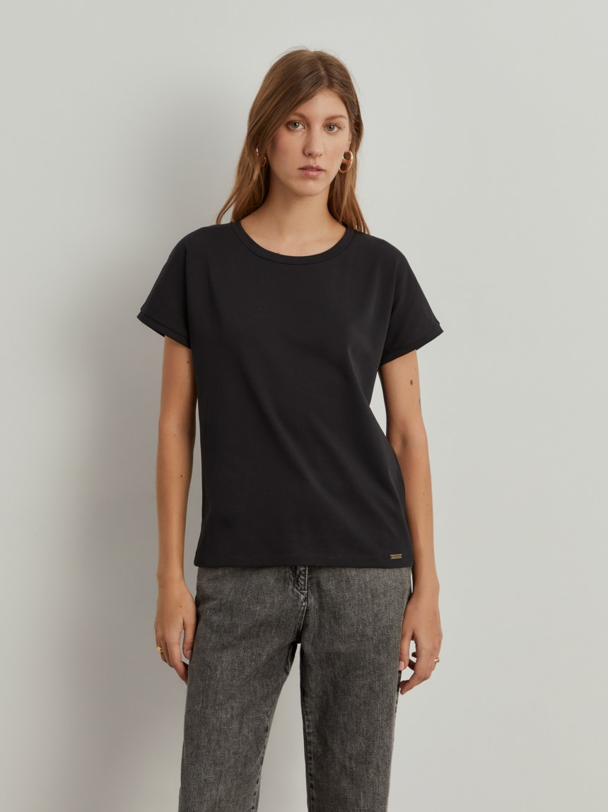 T-shirt básica em algodão