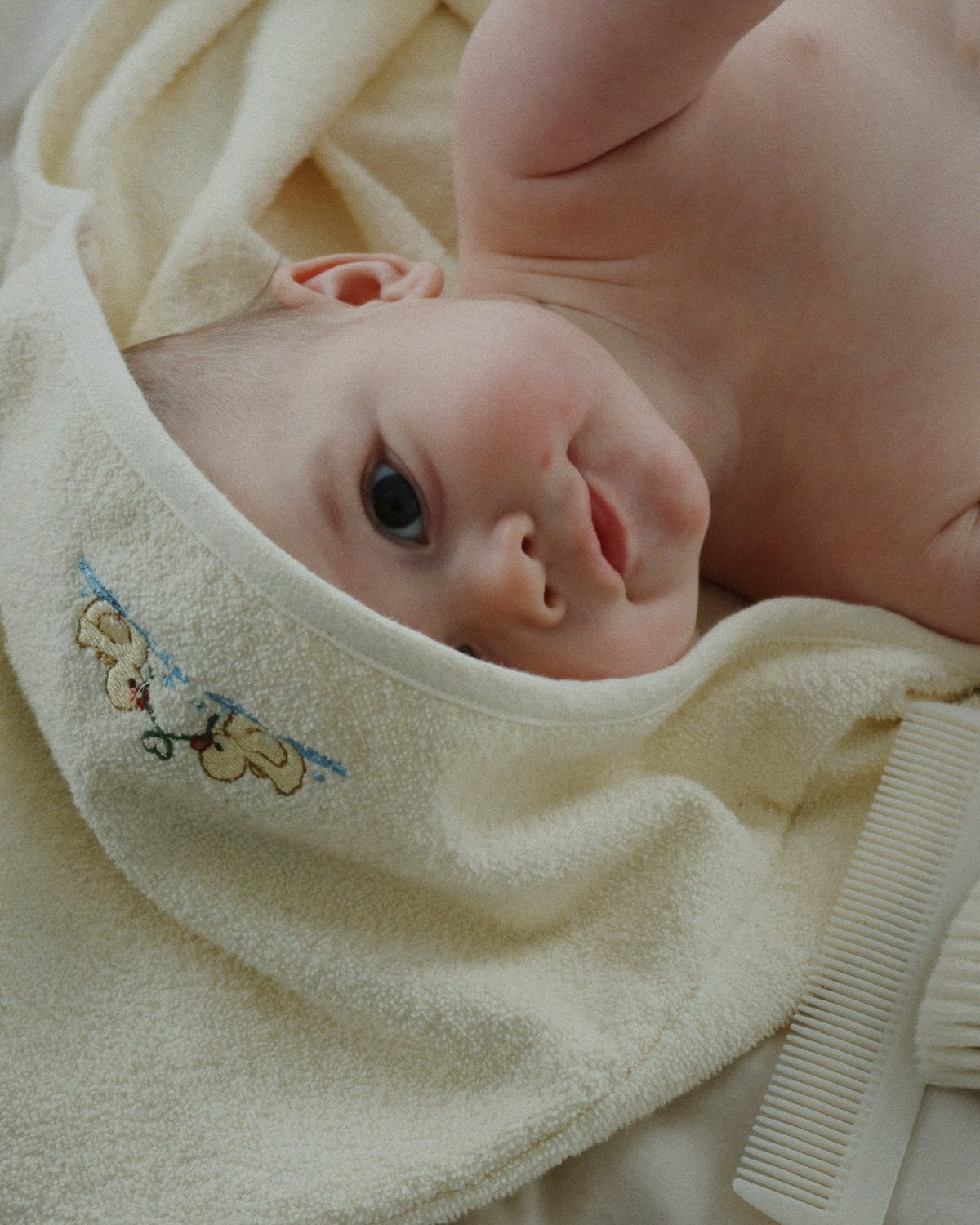 Badehåndkle Baby m/ Hette 75×75 cm – Øko Bomullsfrotté | Figo Baby Towel GOTS