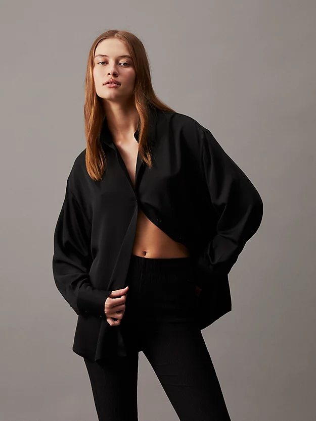 Camisa crepe de corte folgado