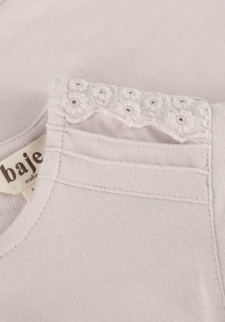 BAJE STUDIO lila baje studio top como