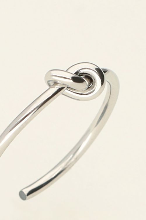 Ring met knoop
