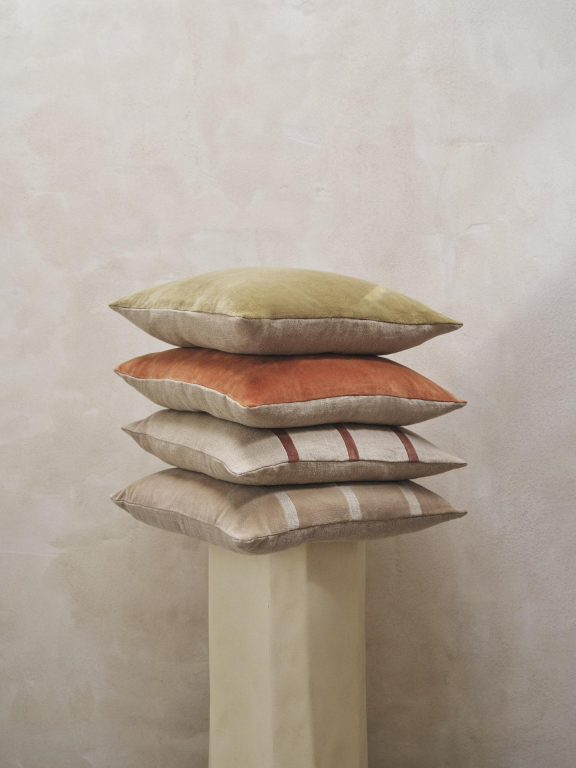 Ferm Living Senti Stripe kussen 50x50 Dark Sand/Linen