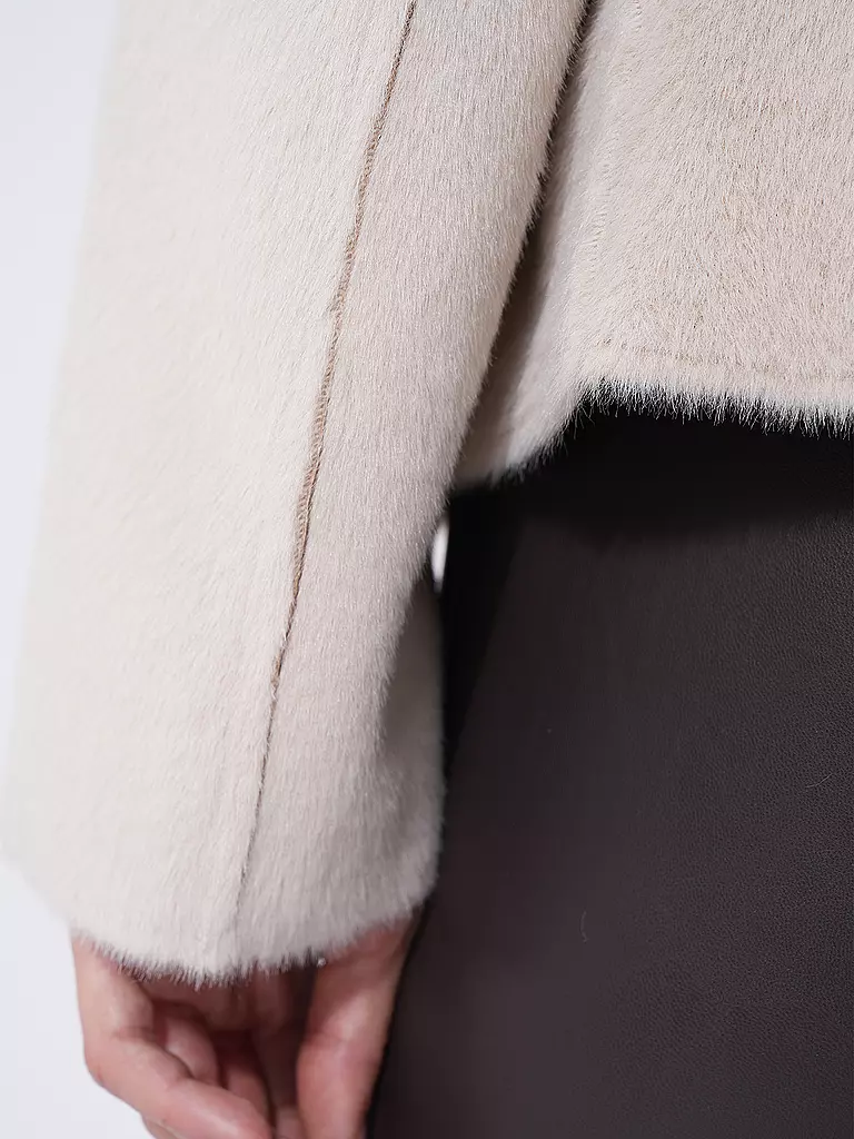 RICH & ROYAL Jacke in Felloptik beige