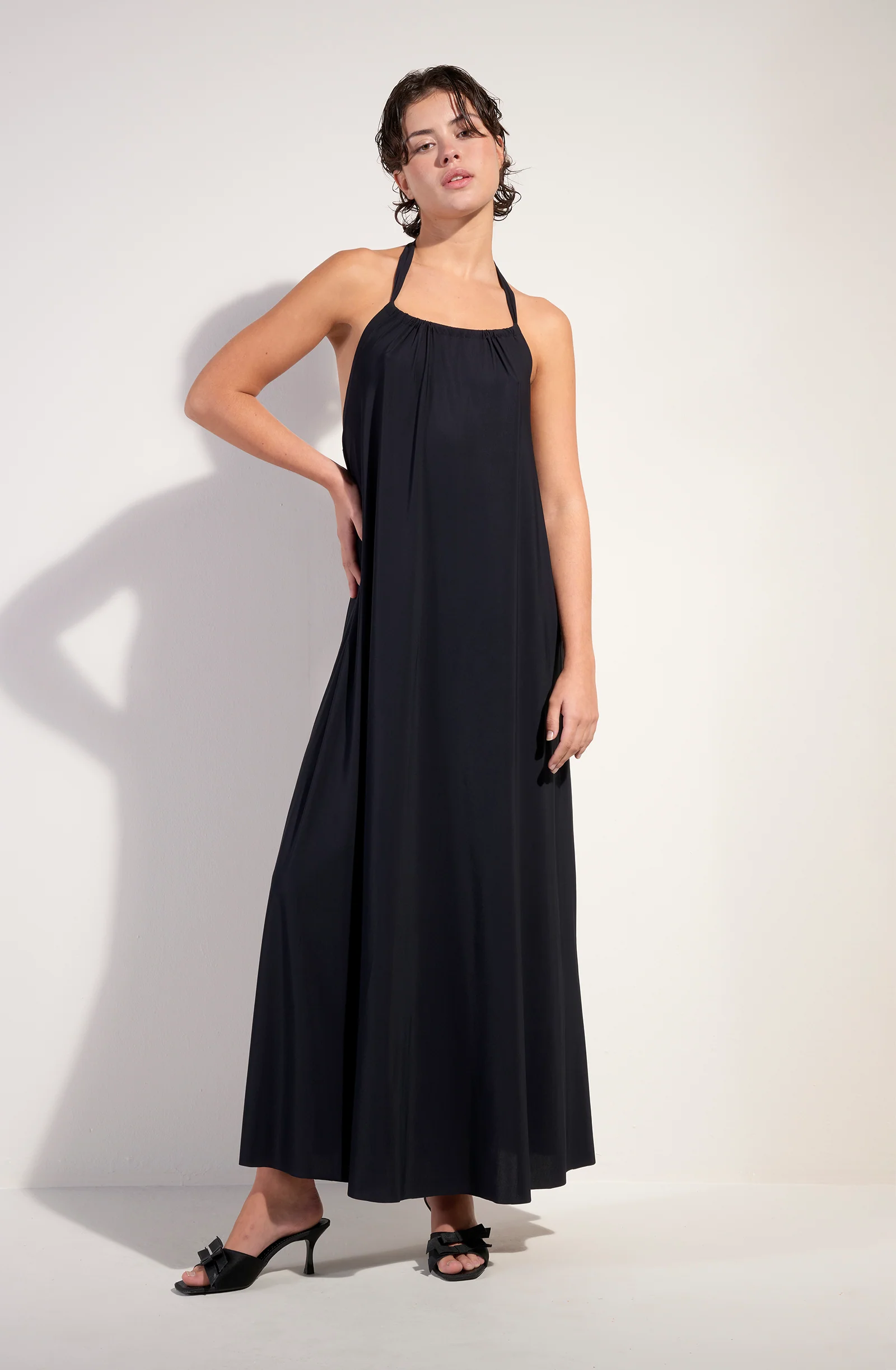 licie Robe longue dos nu en voile extensible noire Noir