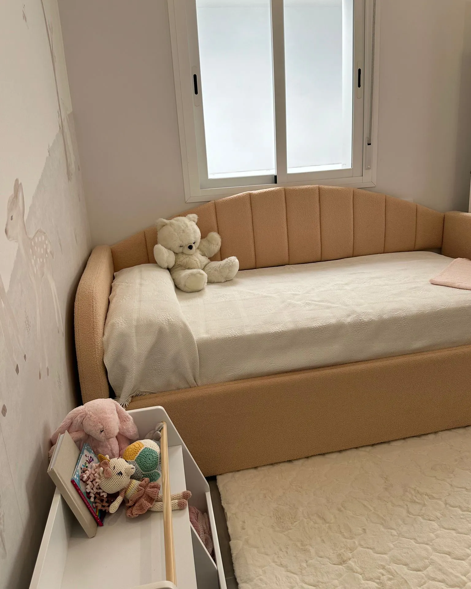 Onderschuifbed Bouclé EYBURIE 90 x 200 cm Perzikroze