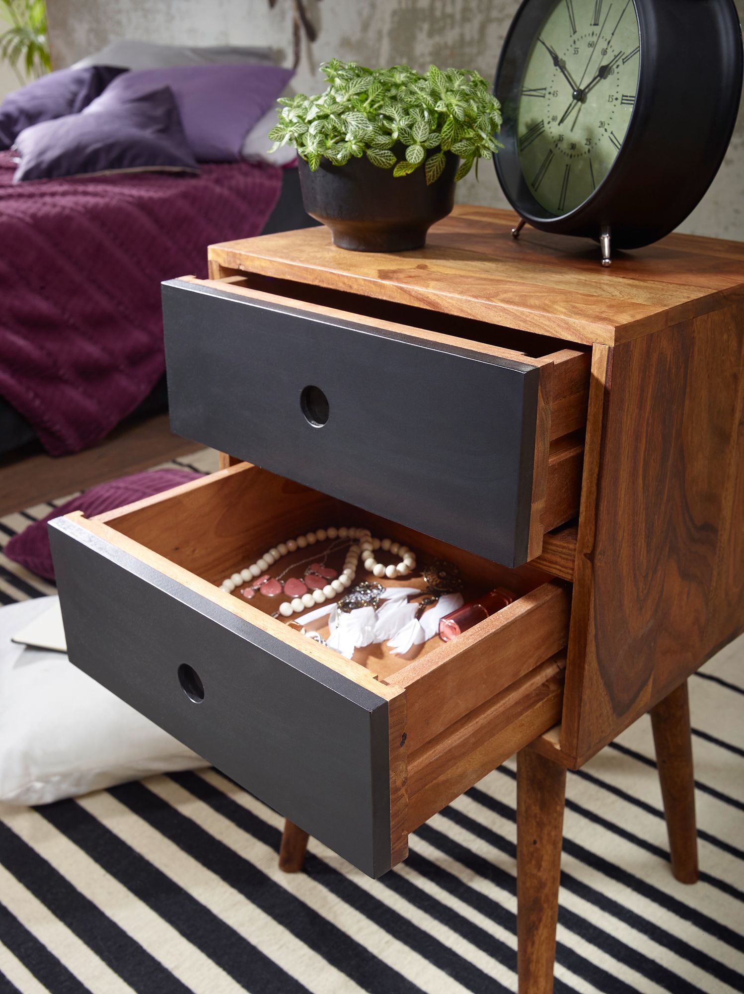 KADIMA DESIGN Retro Sheesham Nachtkonsole, Schwarz, 67 cm - Für Boxspringbetten geeignet