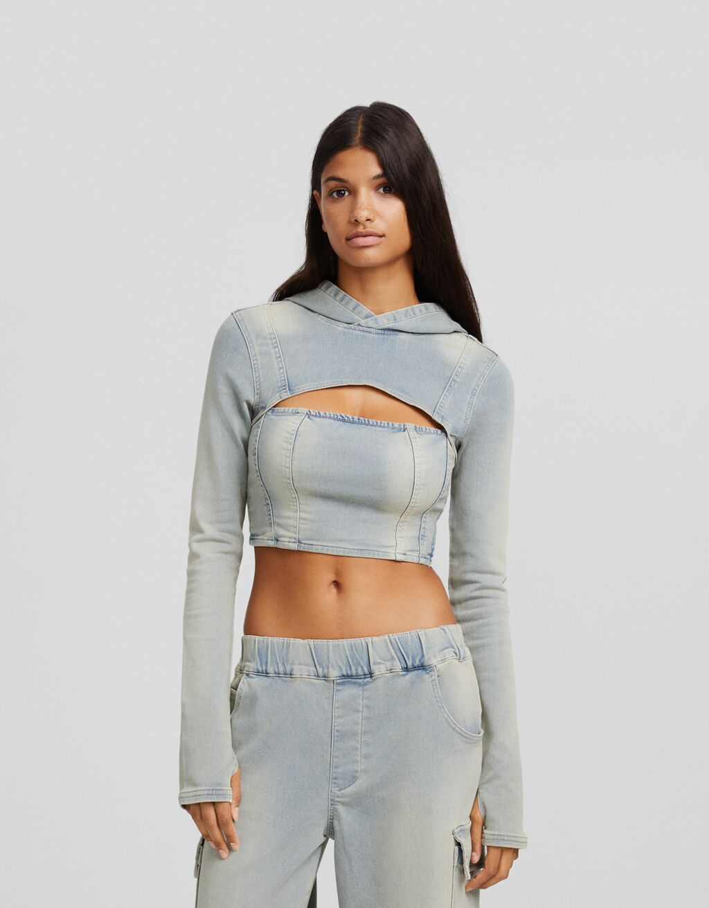 Blusa de moletom com capuz de manga comprida em malha jeans