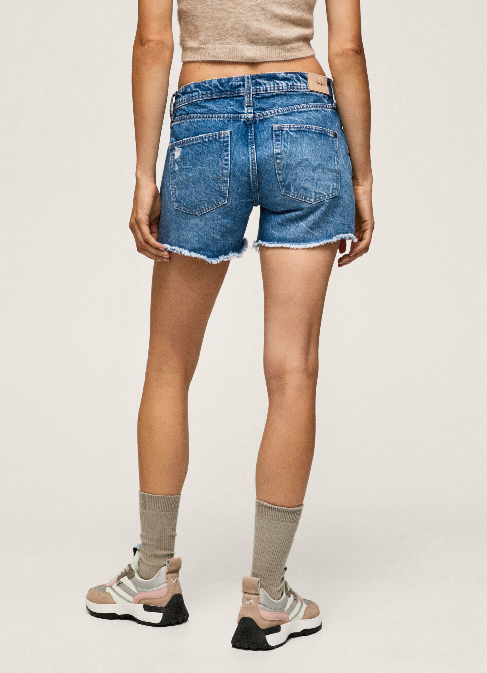 CALÇA JEANS CURTA CORTE REGULAR - jeans