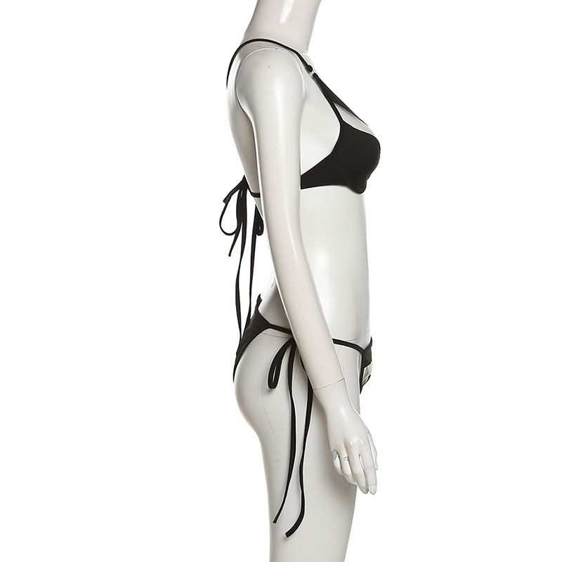 Emilyn - Set: Bikinitop met mesh-paneel en één schouder + broekje met zelfstrik