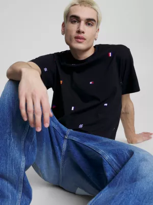 Camiseta de corte relaxado com bordado de arquivo