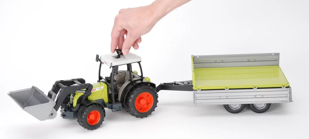 TRACTEUR CLAAS NECTIS AVEC PELLE ET REMORQUE