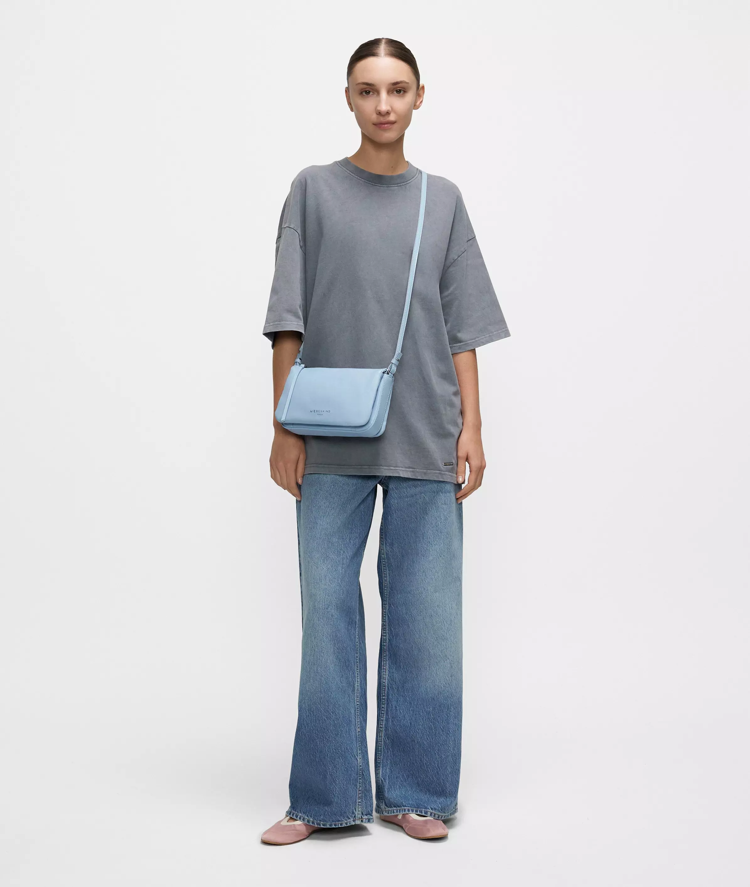 Crossbody Handy crossbody bag made from soft sheepskin
