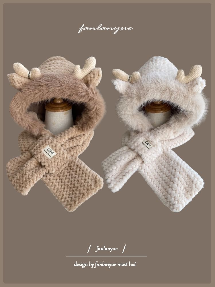 Zaalouk - Hertenhoorn Fluffy Hooded Scarf