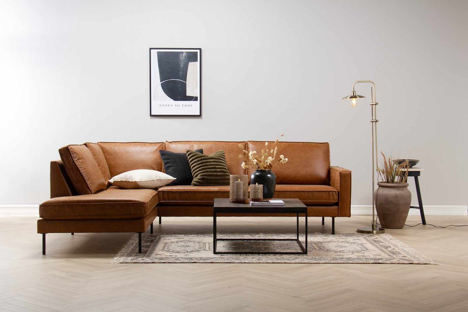 Westin hjørnesofa 3-seter med åpen ende venstre. I Eco-hud colorado cognac og sorte stålben.