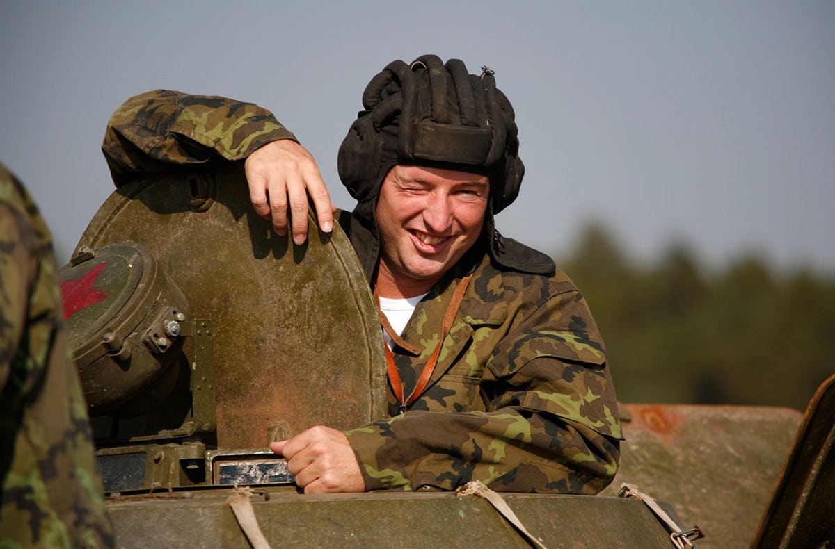 Schützenpanzer BMP1 fahren Milovice als Geschenk