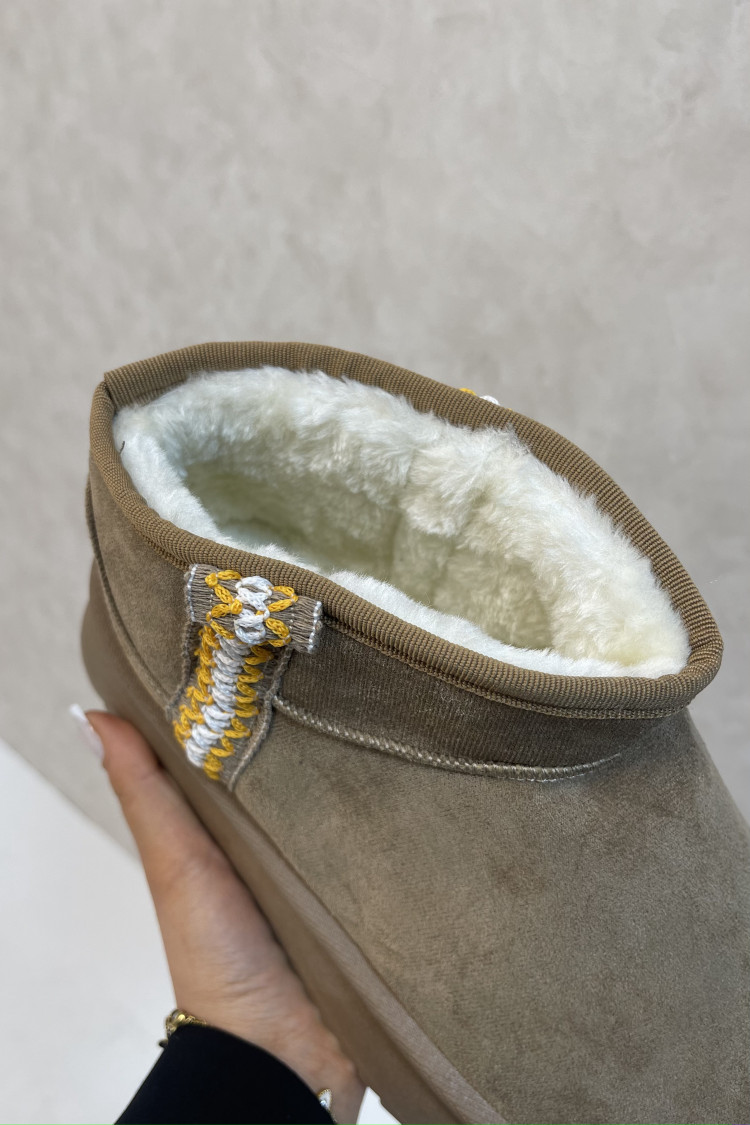 Bottine beige chausson en velours compensé montant à motif