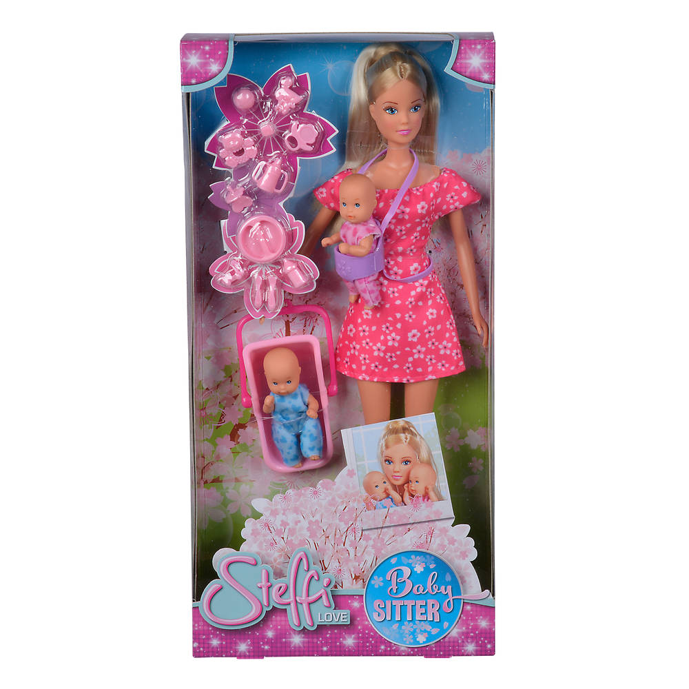 Steffi Love oppas met accessoires