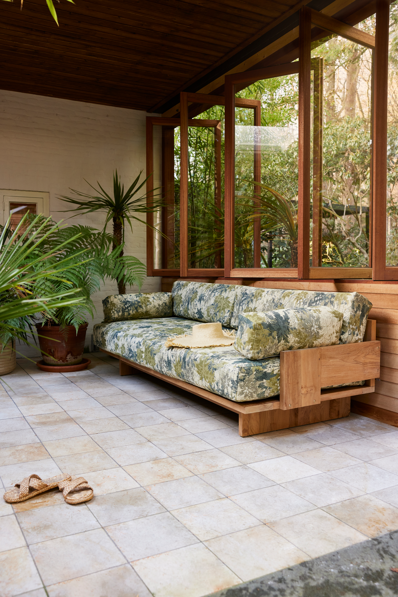 Bank Outdoor Teak Botanical